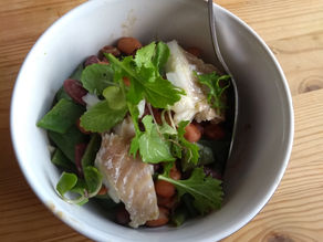 Bonenschotel met salade