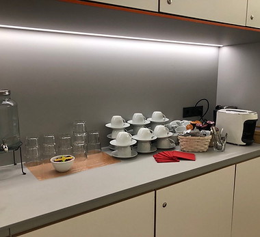 Kaffestation in der Küchenzeile.