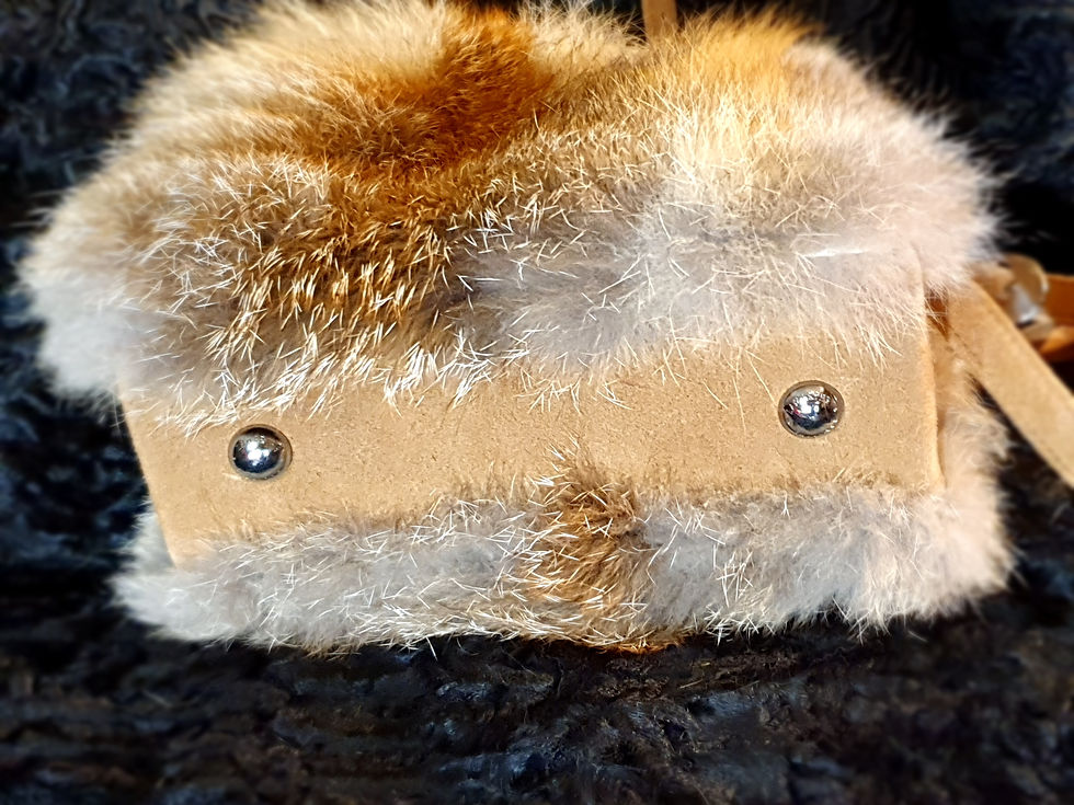 Thumbnail: Fuchs Handtasche mit Veloursleder