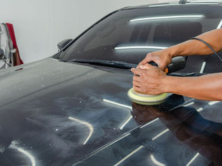 El tratamiento cerámico para coche protege la pintura en otoño de lluvia, sal y contaminación. Qué es, cuánto dura y cómo mantenerlo