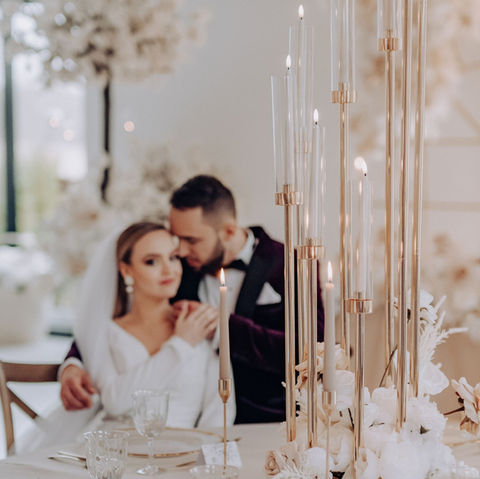 świeczniki centralne 1.36m ,
złote świeczniki, świeczniki rurki, wypożyczalnia dekoracji, dekoracje Lublin