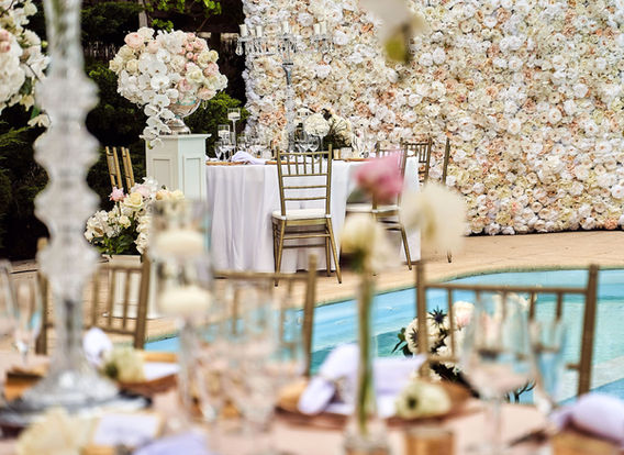 kwiatowa ściana VANILLA, ścianka kwiatowa, kwiatowe sciany wynajem, wypożyczalnia dekoracji, wypożyczalnia kwiatowych ścian, ścianki kwiatowe, wypożyczalnia dekoracji Lublin, ściana z kwiatów, kwiatowe tło, jasna ścianka kwiatowa, dekoracje ślubne