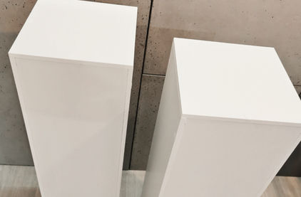 kolumna, biała kolumna na kwiaty, kolumna wypożyczalnia dekoracji, kolumna wynajem, postument biały, postument wynajem, wypożyczania dekoracji, wypożyczalnia dekoracji Lublin