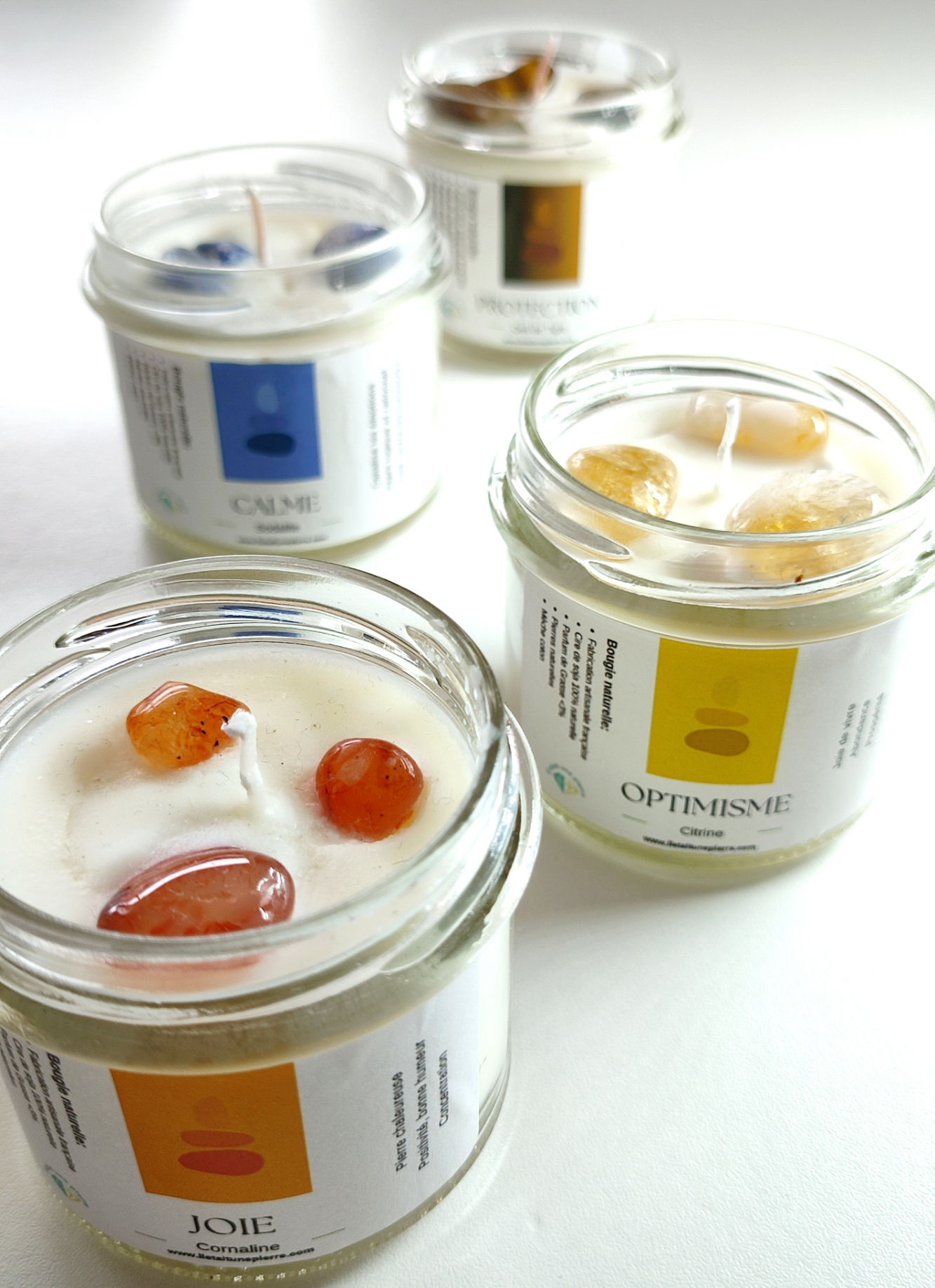 Bougie avec pierres naturelles