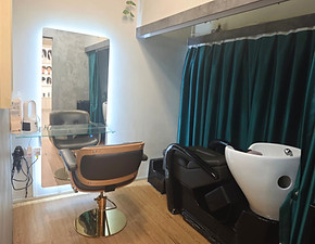Private consultation room at WigWise Singapore for confidential hair system and medical wig consultations.