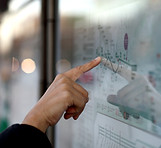 Le doigt sur la carte
