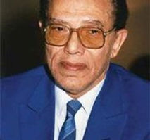 “لا تنفر من شيء لأنهم قالوا لك عنه خطأ.. وإنما جربه بنفسك.. سر في الطين.. تتعلم كيف تحفظ توازنك”