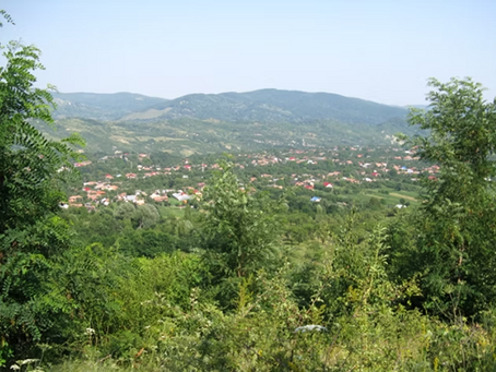 LA ROUTE VERS MASSIF PIATRA CRAIULUI