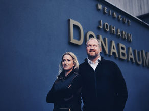 eine Flasche Grüner Veltliner Federspiel Johann Donabaum bitte!