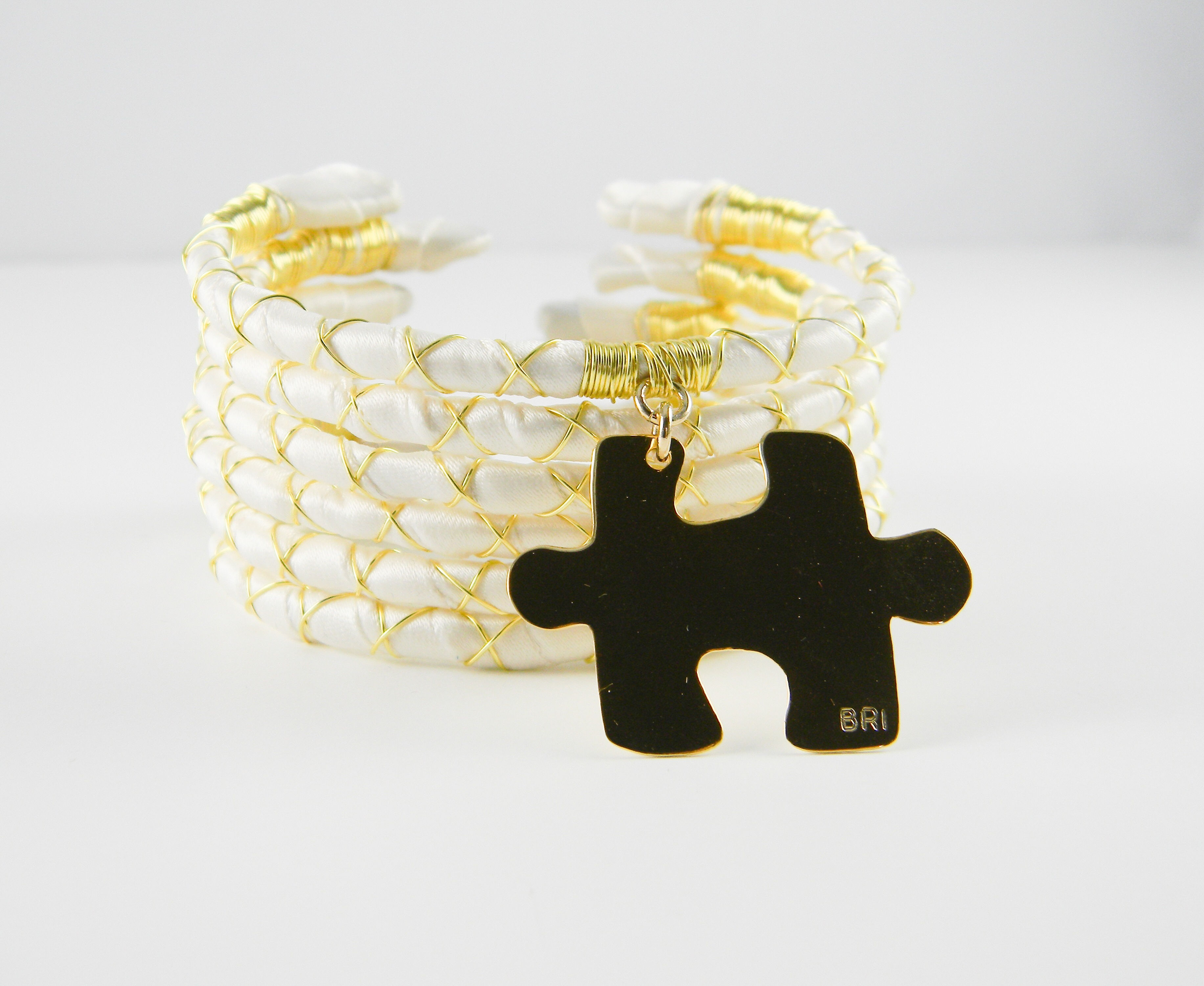 Elegant Gold & white Braceletes