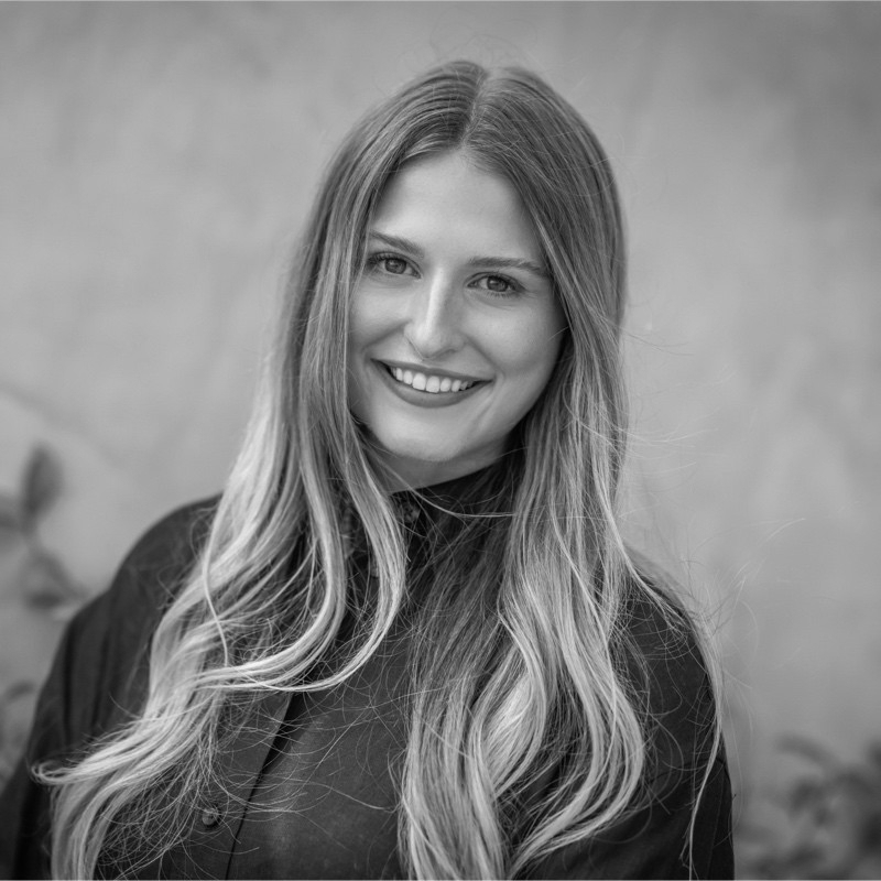 Giuliana Sercu Headshot_edited.jpg