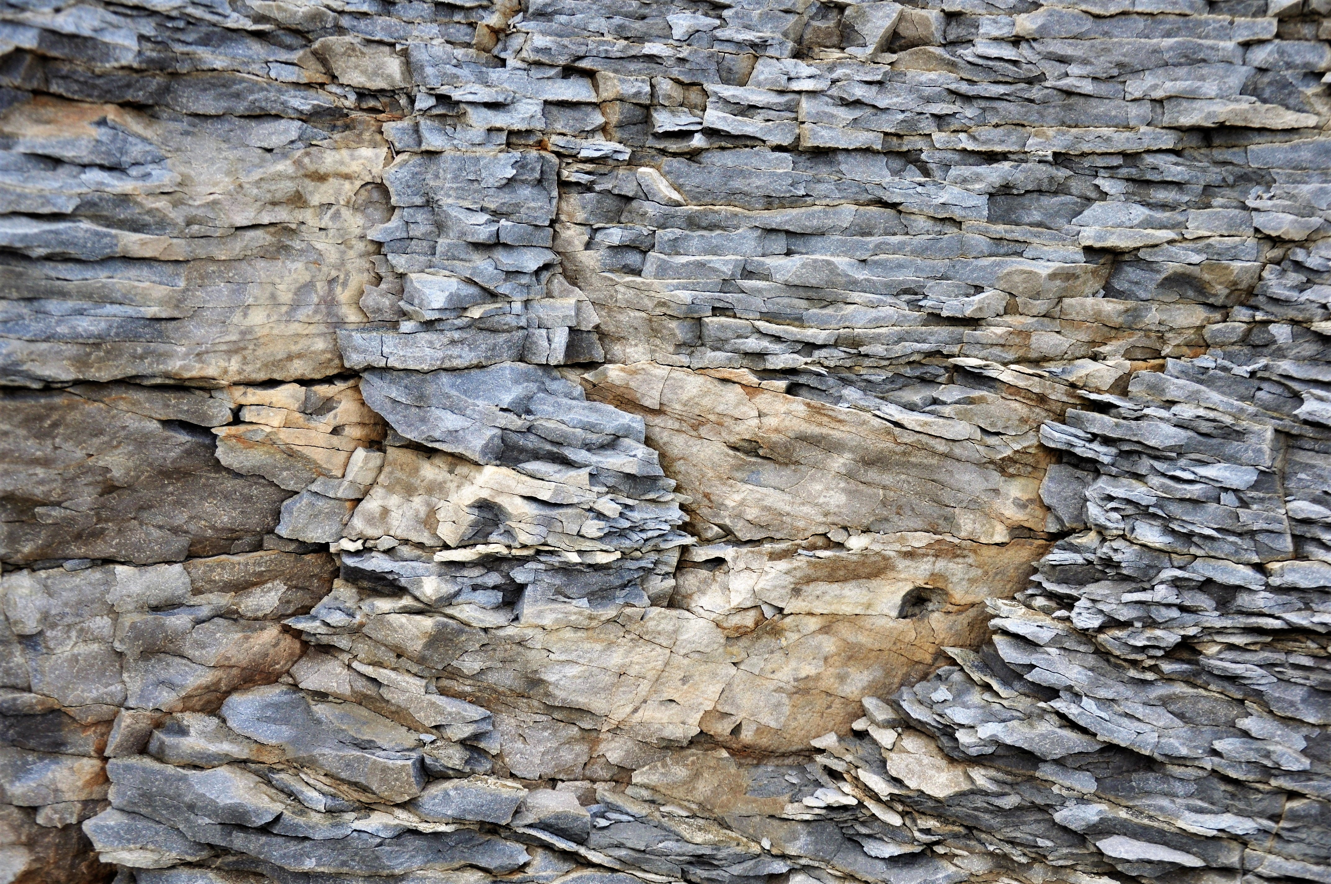 Bas_relief_-_Îles_Mingan_2013