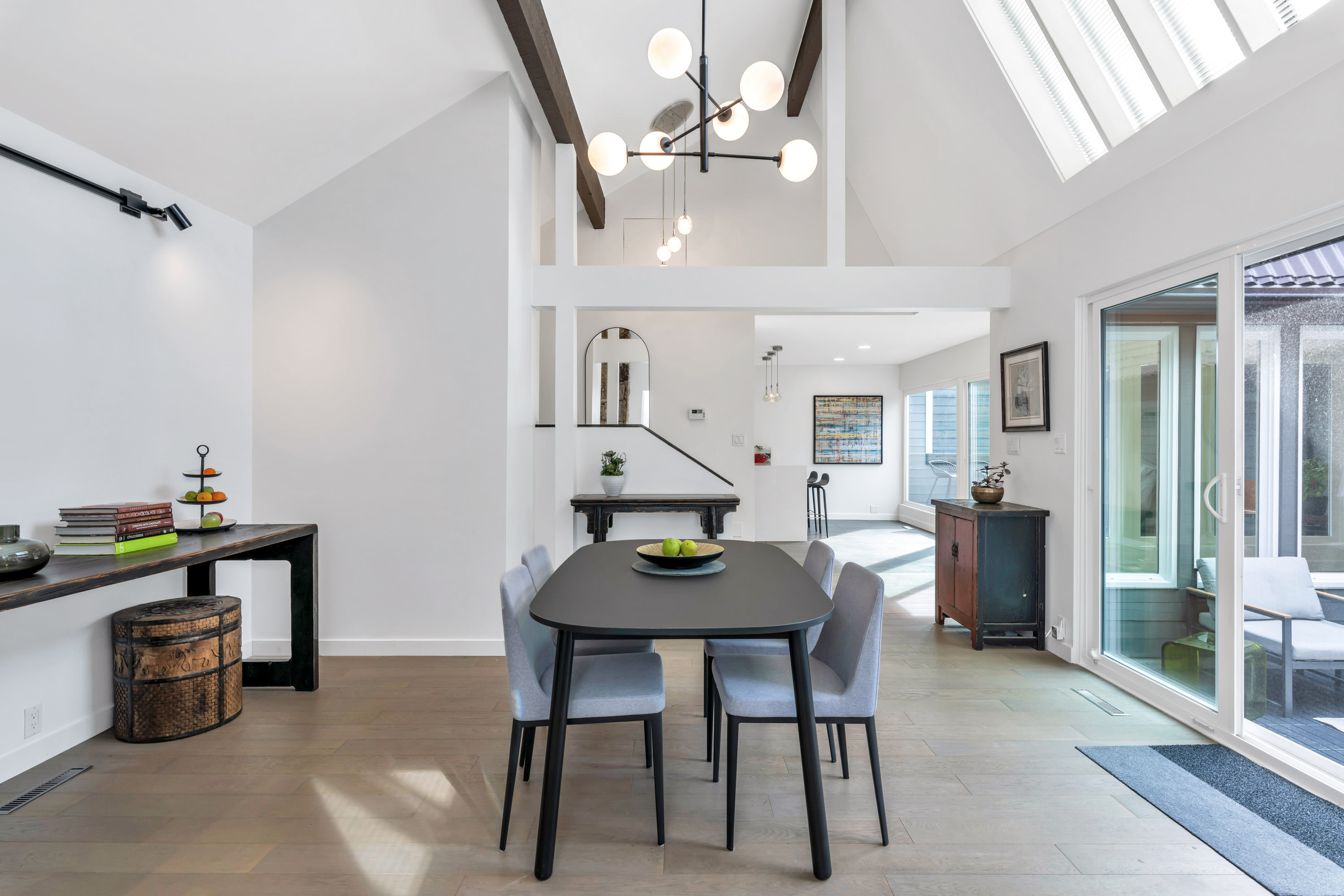 Dining room · Interior renovation & design