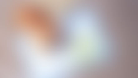 愛犬のおしっこの色が変?濃い・キラキラ・血尿の原因と病院へ行くサイン