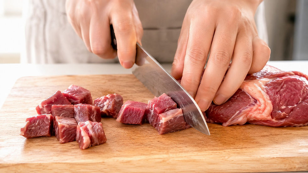 筋肉を細かくカットする飼い主