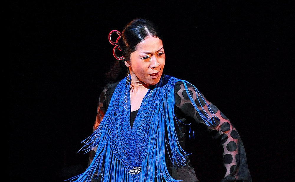 クロス・ノブエ フラメンコダンサー