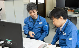 打ち合わせする様子