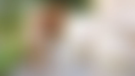 犬のうんちを拾う飼い主