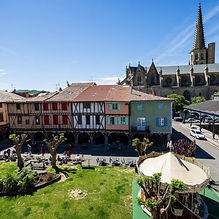 Place à couverts et maisons à colombages de la cité médiévale de Mirepoix