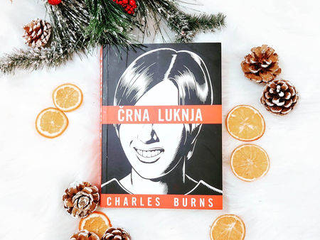 Recenzija: Črna luknja