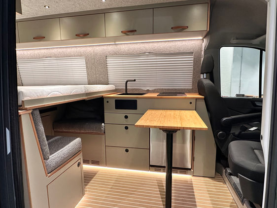 VIKIVAN MAN TGE 4Motion Horizon Campervan Innenraum