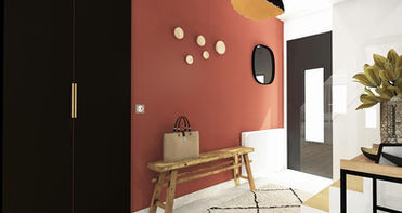 Entrée moderne, banc en bois, mur rouge