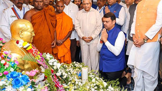 महामानवाला अभिवादन! मुख्यमंत्री फडणवीसांनी केली सरणत्तयं प्रार्थणा, प्रधानमंत्री मोदींनीही वाहिली आदरांजली