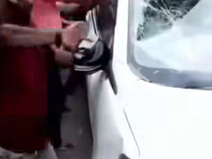 छाप्यासाठी आलेल्या ईडी अधिकार्‍यांची गाडी फोडली, केरळममध्ये राडा 