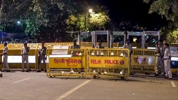 सीजेपीच्या आंदोनला परवानगी नाकारली: राजधानी दिल्लीत कडक नाकाबंदी, 250 रेल्वेगाड्या रद्द, 25 हजार पोलिसांची कुमक; मेट्रो स्थाके बंद , 120 सीआरपीच्या तुकड्या तैनात, 24 तास इंटरनेट सेवा स्थगित