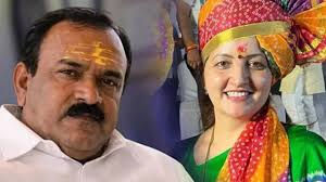भोंदू बाबा खरात सोबतचा तो फोटो गुवाहाटीतीला! रुपाली चाकणकरांनी सांगितले फोटोचं सत्य   