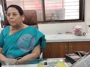 उपसभापती डॉ.निलम गोर्‍हे यांच्याकडून डॉ.गौरी च्या कुटुंबीयांचे सांत्वन 