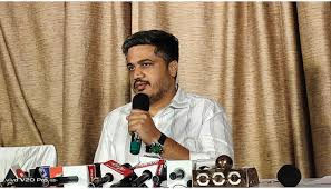 ...तर पार्थ पवार यांना कोणीही पाठीशी घालणार नाही, संजय शिरसाठ यांनी त्यांनी केलेल्या घोटाळ्या विषयी बोलावे; जरांगे पाटलांना धमकी गंभीर प्रकरण - आ. रोहित पवार