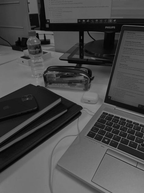 Work desk_edited.jpg