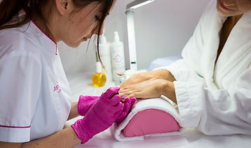 beautician-5529805_1280.jpg