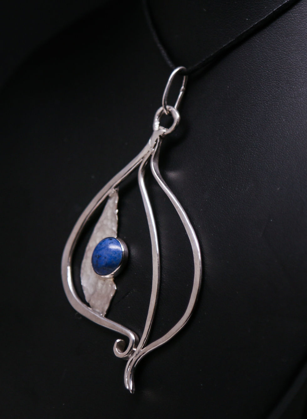 Thumbnail: Dancing Lapis Necklace