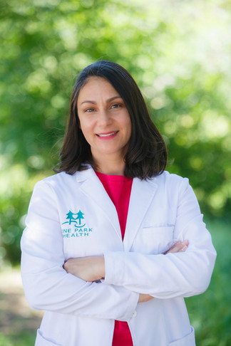 Professional headshot photo of female nurse practitioner Natalia Terreros