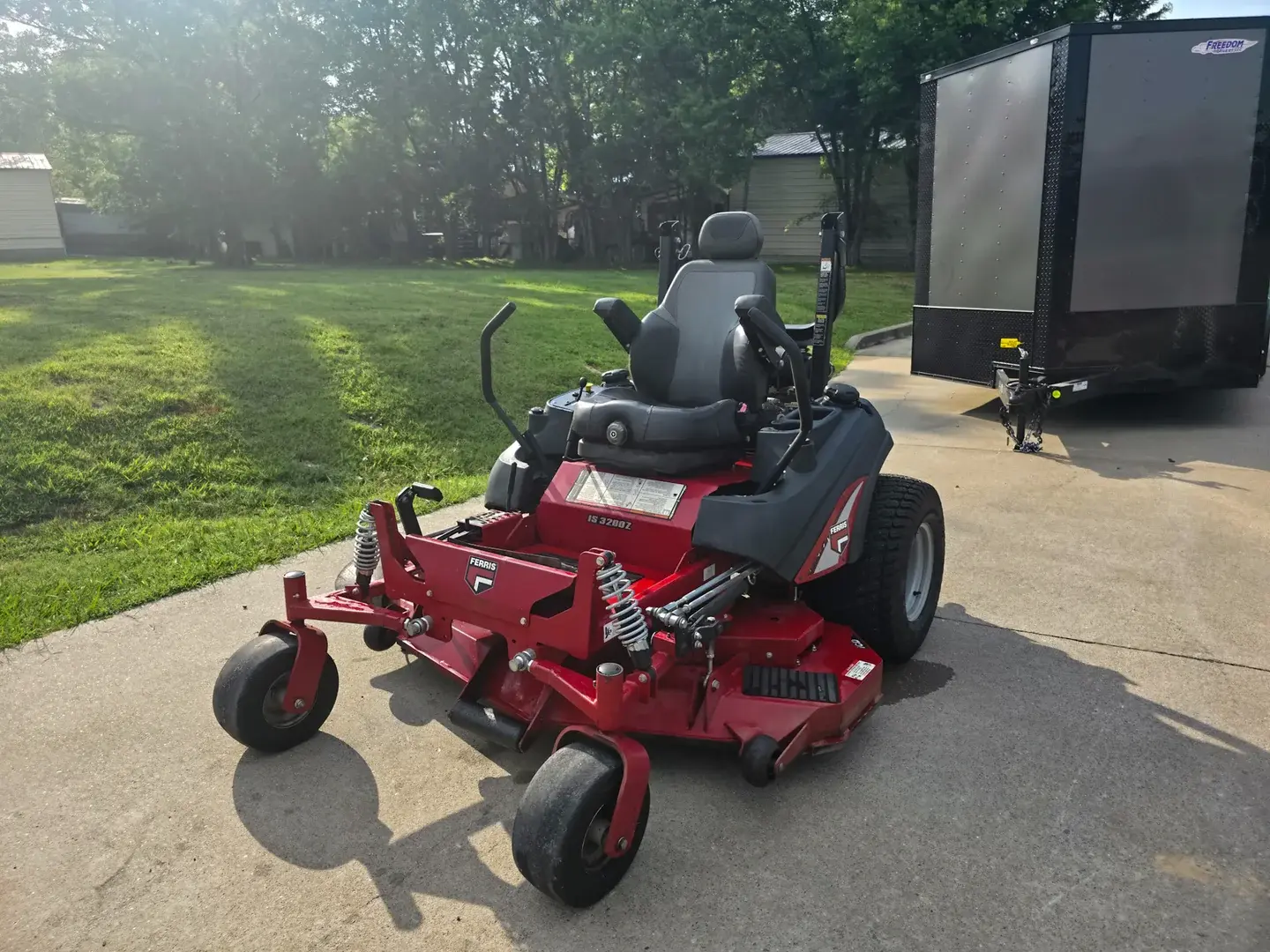 Ferris IS Commercial Zero-Turn Riding Mower