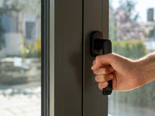 הכל על חלונות: סוגים, יתרונות וטיפים לבחירה נכונה