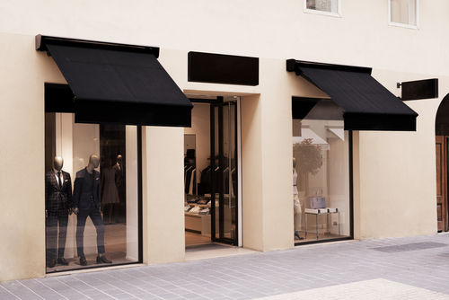 ייצור חלונות לחנויות