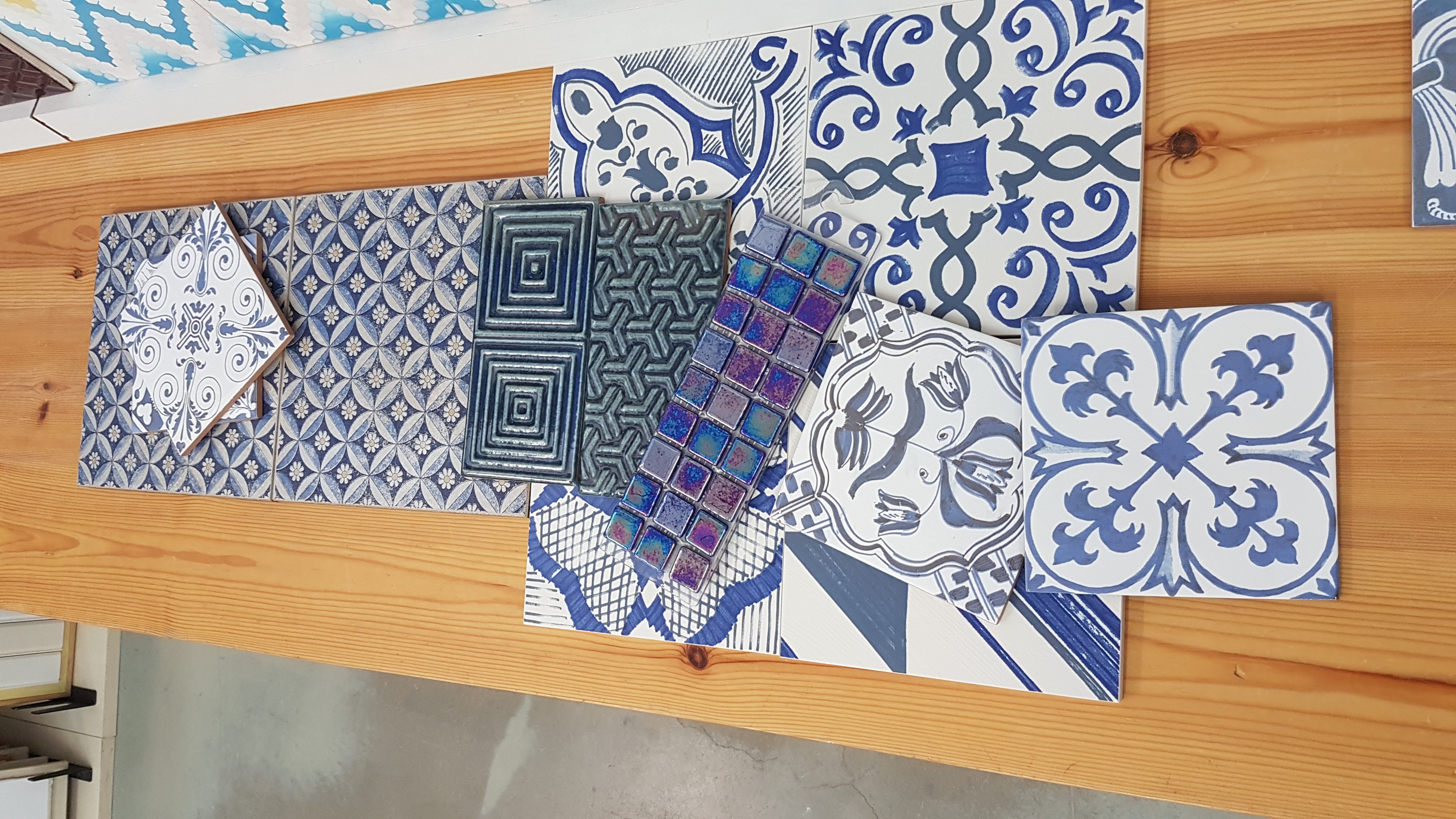 אריחי אנטי סליפ מצויירים