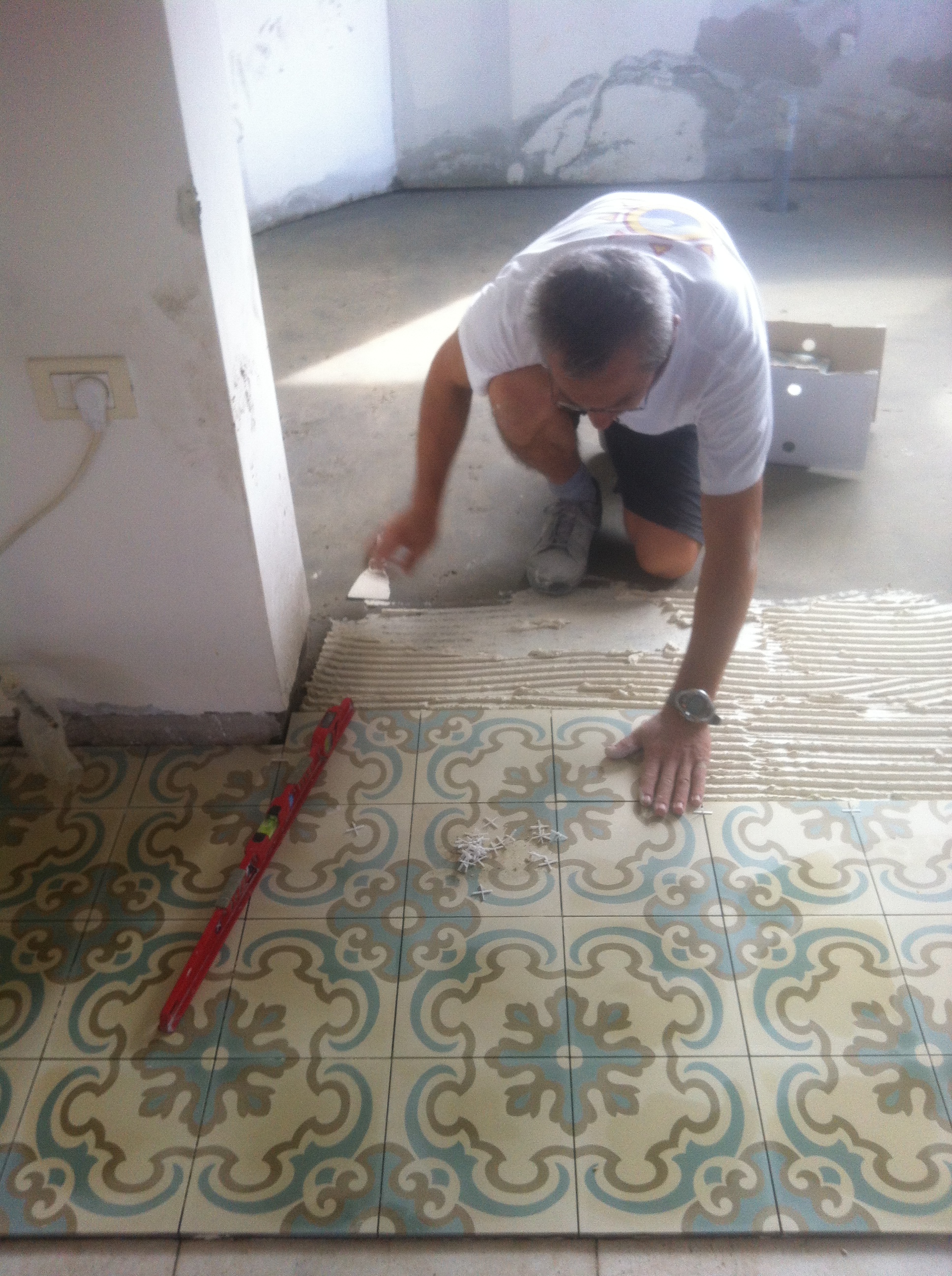 מרצפות מצוירות אריחי בטון מצוירים