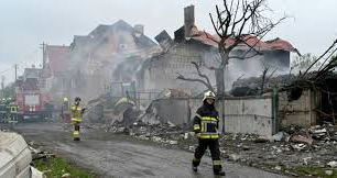 Ukraine : après des frappes sur Kiev, Zelensky accuse Moscou de saboter toute perspective de paix