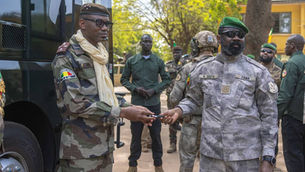 Le Président GOÏTA offre un bus à l’EMIA de Koulikoro