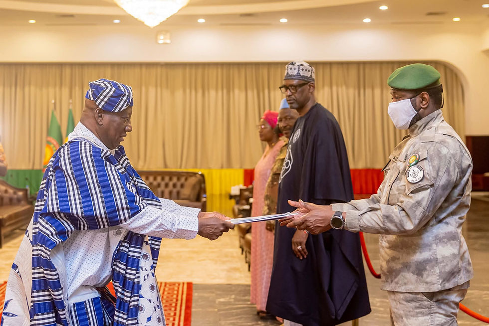 Koulouba : le Président Assimi Goïta reçoit les lettres de créance de quatre nouveaux ambassadeurs