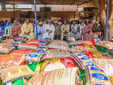 Œuvres sociales du Président de la Transition : 200 familles démunies de la Commune II reçoivent des vivres