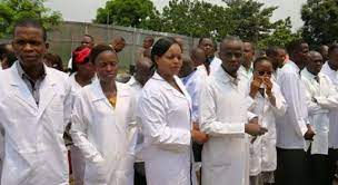 Nigeria : la grève des infirmières suspendue, mais la colère reste sourde