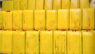 Bamako : plus de mille bidons d’huiles végétales saisis grâce à un renseignement douanier