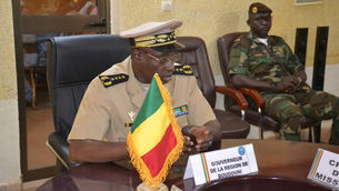 Visite d’immersion des étudiants de l’Ecole supérieur d’ingénieur et d’architecture à Bougouni : La délégation reçue par le gouverneur