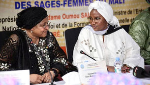 Santé maternelle et infantile : 112 sages-femmes maliennes en formation pour mieux accompagner les mères et les nouveau-nés