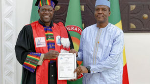 Recherche académique : le ministre Mahamadou Oumar Koné présente sa thèse au Premier ministre